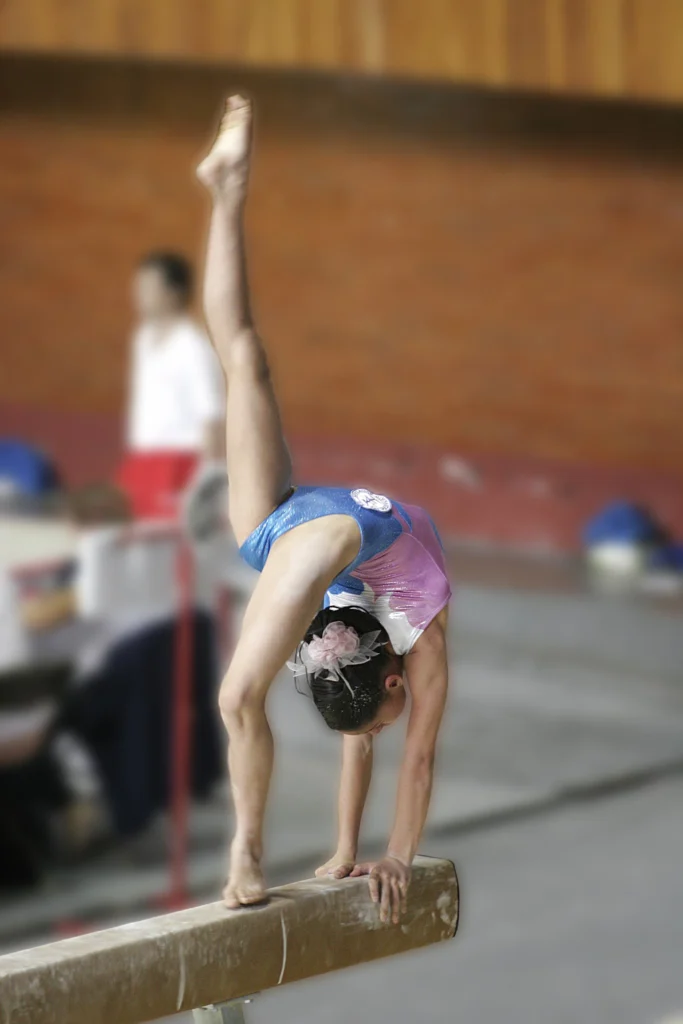 Gimnasta en Campeonato Nacional de la CDMX en el 2000, gimnasio Juan de la Barrera.